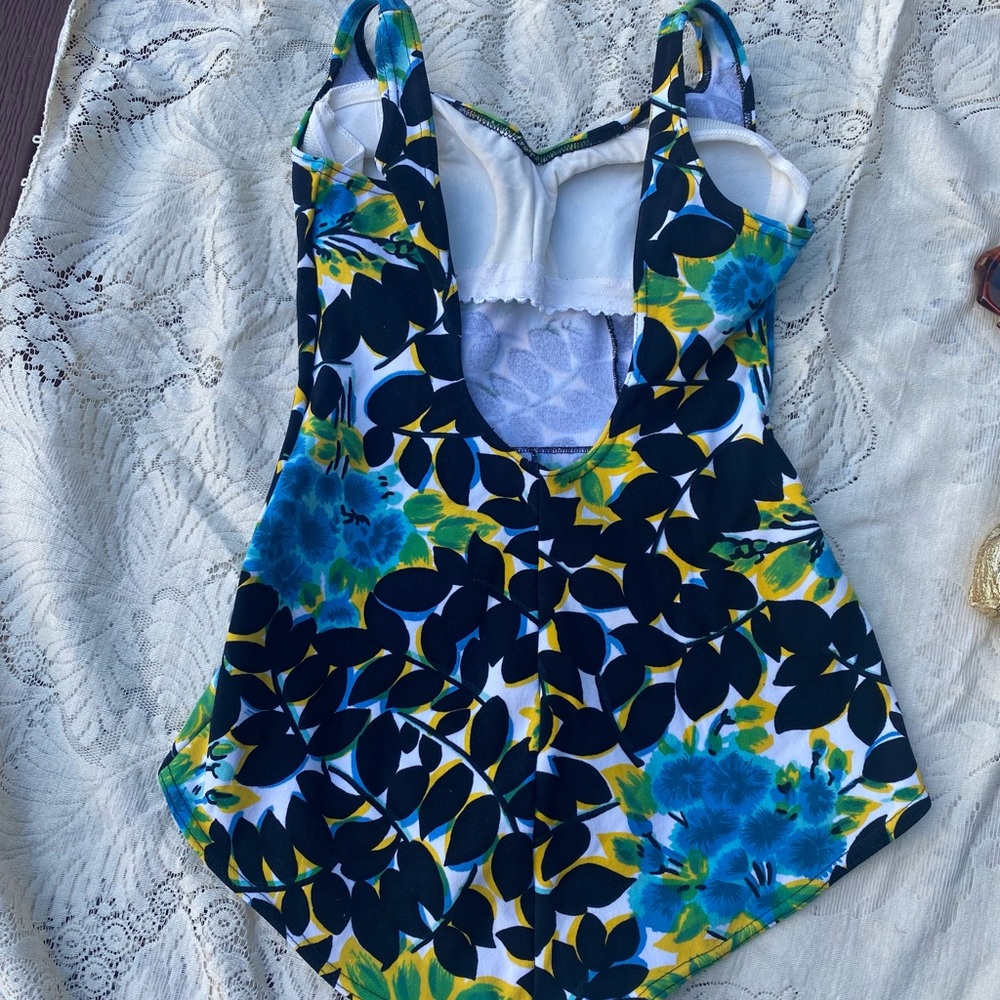Bathing Suit - Picture 4 of 10
